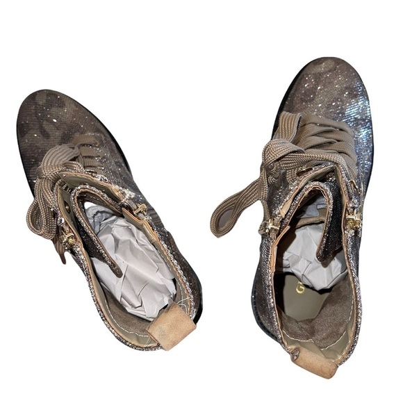 NWOT- Guess Fearne Lug Sole Glitter Gold combat Boots - Picture 13 of 14